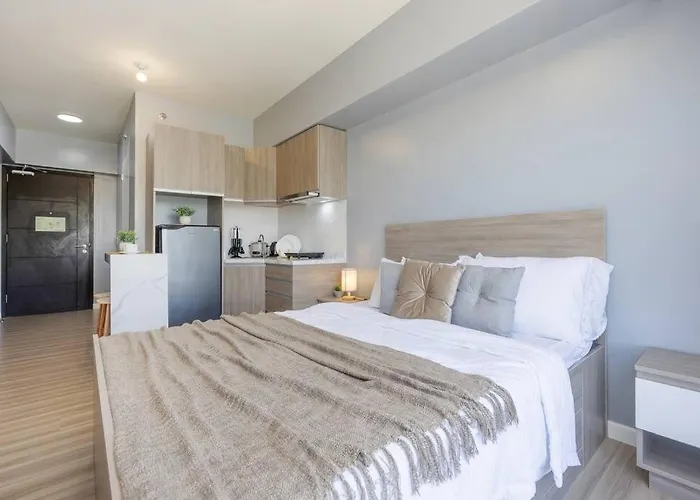 Furnished Designer In It Park With Amazing Mountain View, Fast Wifi, Netflix, Pool And Apartment