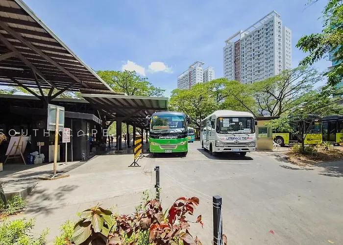 Apartment Furnished Designer In It Park With Amazing Mountain View, Fast Wifi, Netflix, Pool And Cebu