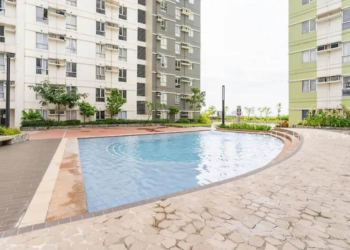 Furnished Designer In It Park With Amazing Mountain View, Fast Wifi, Netflix, Pool And * Cebu