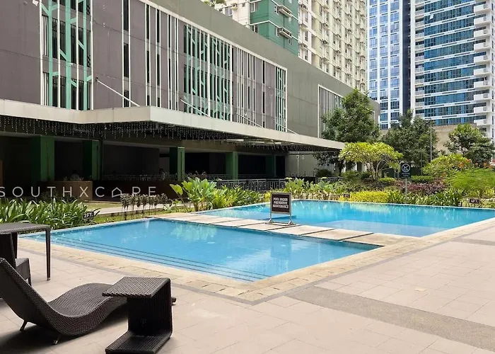 Furnished Designer In It Park With Amazing Mountain View, Fast Wifi, Netflix, Pool And * Cebu