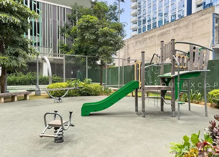 Furnished Designer In It Park With Amazing Mountain View, Fast Wifi, Netflix, Pool And Cebu